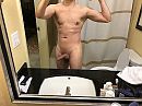 Bathroom selfi, foto 4000x3000, 2 reacties, 5 stemmen