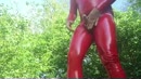 Lak latex in openbaar, film 00:00:24, 4 reacties, 27 stemmen