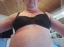 Met bh aan, foto 2592x1936, 1 reacties, 7 stemmen