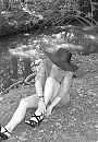 Open schoenen en zandpad....., foto 1504x2158, 2 reacties, 17 stemmen