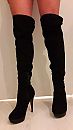 Overknee, foto 2250x4000, 12 reacties, 49 stemmen