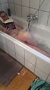 Zedig in bad, foto 1152x2048, 6 reacties, 48 stemmen