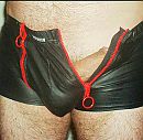Zipper pants, foto 1076x1059, 2 reacties, 3 stemmen