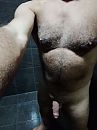 douchen in de sportschool, foto 2448x3264, 1 reacties, 3 stemmen