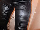 douchen in legging, foto 2304x1728, 0 reacties, 1 stemmen