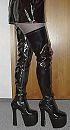 fetish outfit, foto 341x624, 2 reacties, 6 stemmen