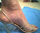 gouden sandalettes, foto 352x288, 7 reacties, 7 stemmen