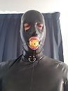 latex , gag , drool, foto 1944x2592, 1 reacties, 14 stemmen