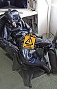 latex, gasmasker en laarzen, foto 555x864, 2 reacties, 6 stemmen