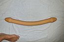 Dubbeldildo naast voet (m. 45), foto 3864x2610, 7 reacties, 12 stemmen