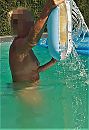 Het water stroomt eraf.., foto 707x1025, 1 reacties, 14 stemmen