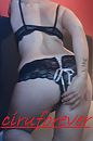 Home alone selfie, foto 1272x1920, 1 reacties, 24 stemmen