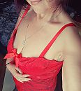 Lady in red, foto 2188x2444, 6 reacties, 72 stemmen