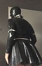 Latex maid 4, foto 502x794, 2 reacties, 9 stemmen