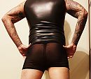 Latex, foto 1893x1655, 2 reacties, 4 stemmen