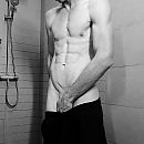 Shower time 2, foto 2158x2158, 0 reacties, 3 stemmen