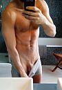 Showing off, foto 456x655, 2 reacties, 5 stemmen