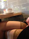 Stockings tops in een cafe., foto 2448x3264, 18 reacties, 96 stemmen