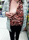 Tepel knijpen in de supermarkt, foto 3000x4000, 9 reacties, 65 stemmen