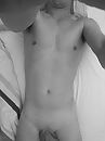 Zomaar, foto 1932x2576, 2 reacties, 6 stemmen