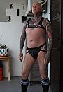 bare faggot in gear, foto 1912x2735, 1 reacties, 7 stemmen