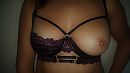 close up van sletje haar boobs, foto 4000x2250, 4 reacties, 29 stemmen
