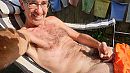 genieten in de tuin, foto 4000x2250, 18 reacties, 48 stemmen