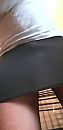 hmmm genieten in kort rokje, foto 1592x3264, 0 reacties, 4 stemmen