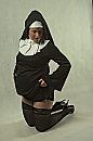 A nun or a nanny?, foto 1362x2048, 4 reacties, 22 stemmen