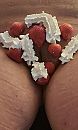 Aardbeien of slagroom?, foto 2209x3667, 12 reacties, 37 stemmen