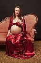 Her Majesty Expecting Mother, foto 1000x1504, 11 reacties, 86 stemmen