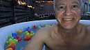 In de jacuzzi, foto 3840x2160, 2 reacties, 5 stemmen