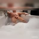 Lekker spelen in bad, film 00:00:00, 8 reacties, 11 stemmen