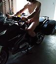 Op de motor, foto 384x435, 9 reacties, 17 stemmen