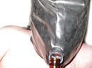 Poppers met masker, foto 1000x750, 0 reacties, 1 stemmen