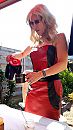 Pouring another cup of coffee, foto 1581x2808, 2 reacties, 3 stemmen