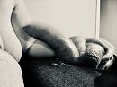 She grabs me ..., firmly !!!, foto 640x480, 4 reacties, 14 stemmen