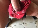 Spuiten in string, foto 3264x2448, 14 reacties, 23 stemmen
