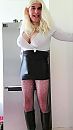 Suleika in een casual outfitje, foto 1080x1920, 4 reacties, 17 stemmen