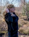 Tgirl Mirjam looking out, foto 1536x1920, 4 reacties, 3 stemmen