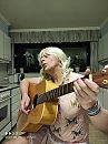 beetje muziek inbrengen, foto 3003x4000, 6 reacties, 12 stemmen