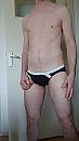 broekje is te klein denk ik .., foto 1808x3216, 2 reacties, 11 stemmen