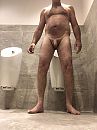 lekker in een openbaar toilet, foto 2320x3088, 8 reacties, 32 stemmen