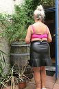 rokje te strak ?, foto 2666x4000, 23 reacties, 81 stemmen