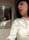 4x een dame, foto 2993x4000, 1 reacties, 13 stemmen