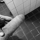 Black and white in the shower., foto 2998x2960, 1 reacties, 4 stemmen
