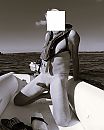 Bloot in de boot., foto 1987x2459, 2 reacties, 9 stemmen