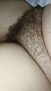Haar lekkere harige kutje, foto 2240x3968, 9 reacties, 25 stemmen