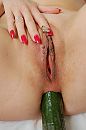 Komkommer lekker anaal.., foto 1496x2256, 24 reacties, 94 stemmen