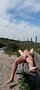 Langs een pad., foto 1204x2608, 1 reacties, 11 stemmen
